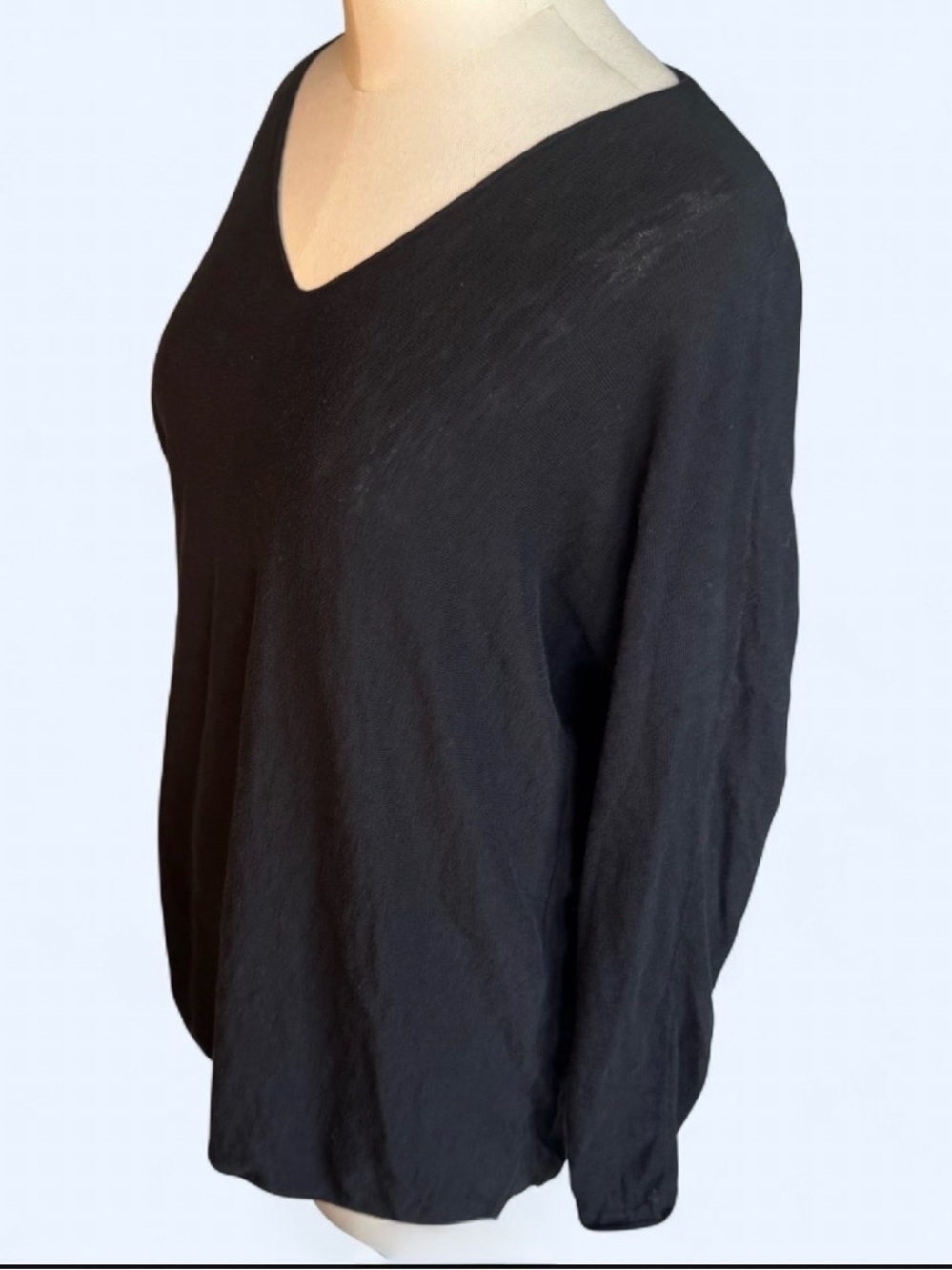 Vince Black V-Neck Long Sleeve Top very comfortable raw edge sleeve cotton - Picture 3 of 9